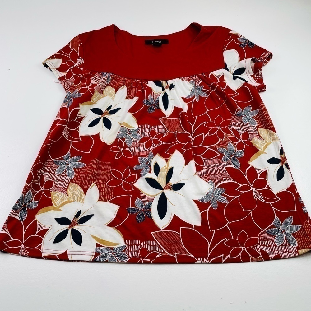 Kaktus‎ Women Floral red Top size Large Short Sleeves Crewneck Lightweight